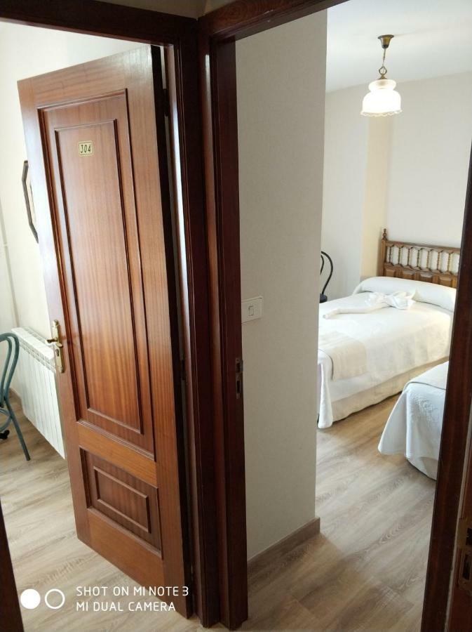 Pension Pura Cuntis Екстериор снимка