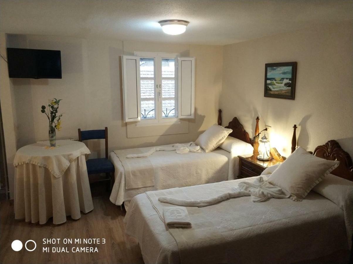 Pension Pura Cuntis Екстериор снимка